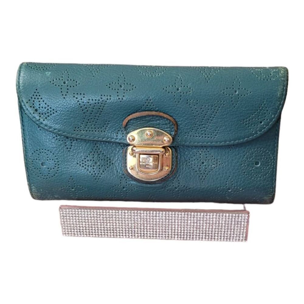 Louis Vuitton Mahina Amelia Leather Trifold Wallet GUC with LV Dust Bag